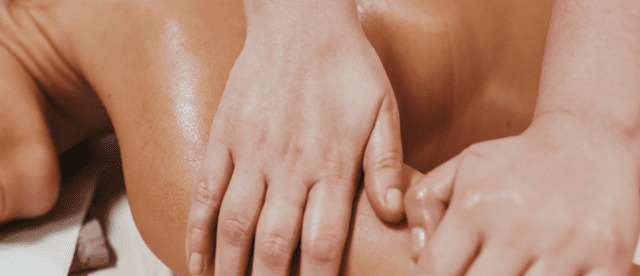 The Differences in Technique and Pressure Between Aromatherapy Oil Massage and Deep Tissue Oil Massage - Loft Thai Spa